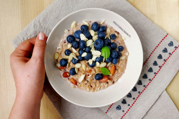 owsianka z borówkami