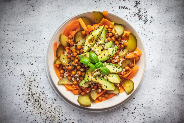 salatka z ciecirzyca i peczakiem salatka z ciecirzyca i peczakiem